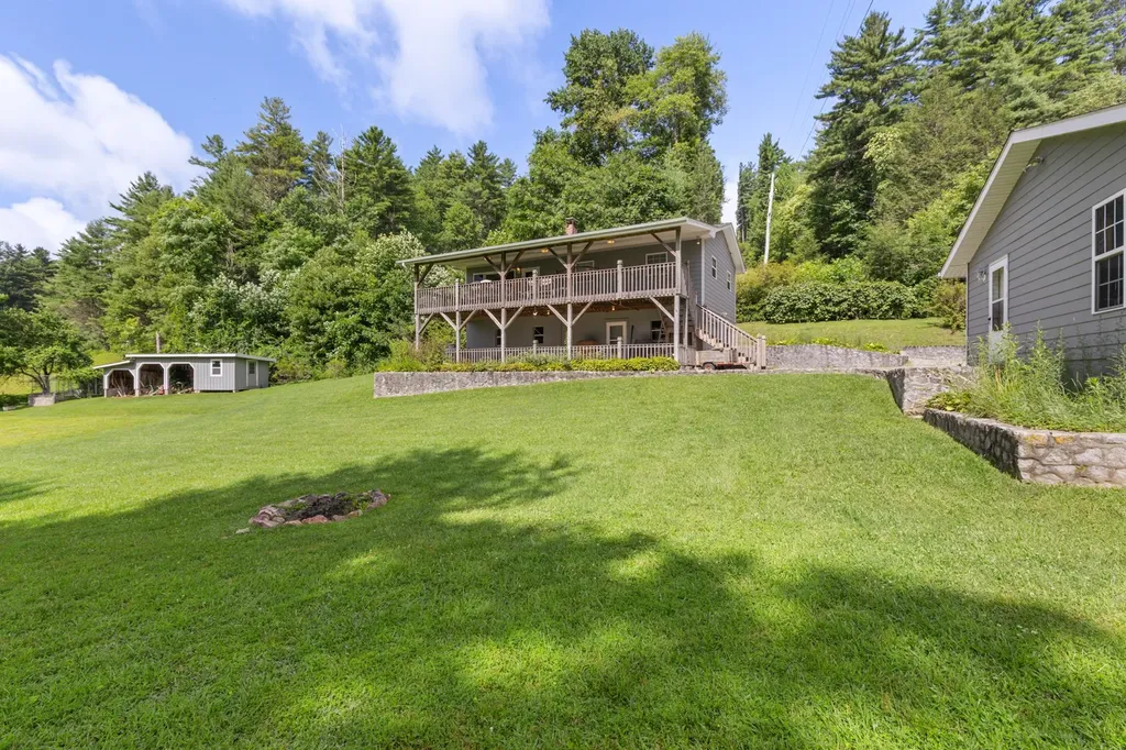 50 Pearl Drive Highlands NC 28741