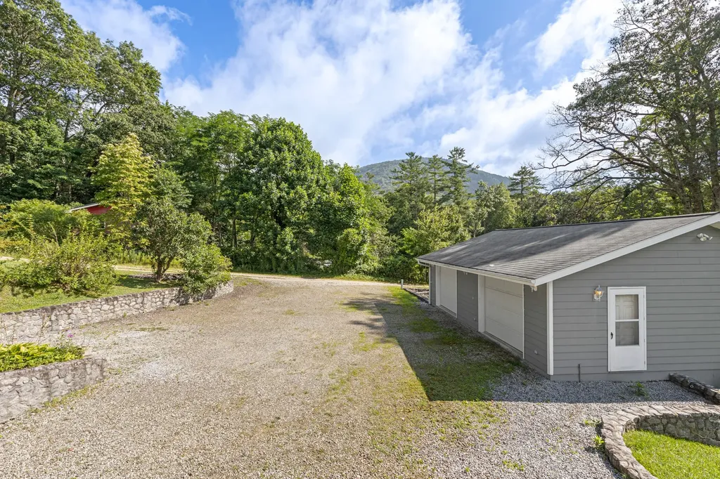 50 Pearl Drive Highlands NC 28741