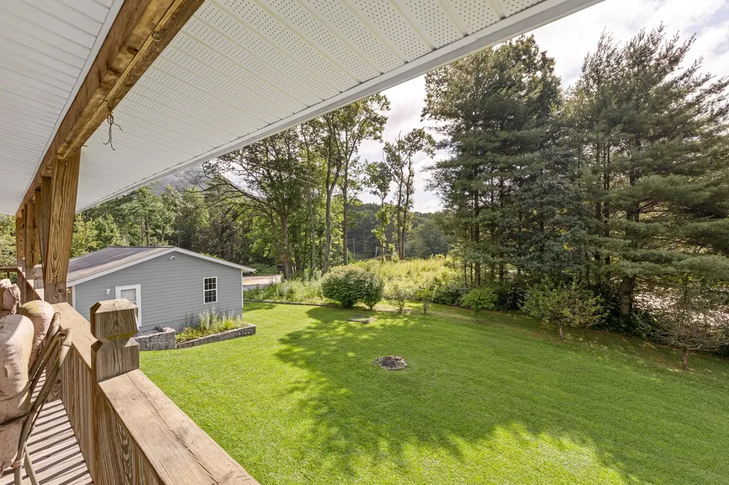 50 Pearl Drive Highlands NC 28741