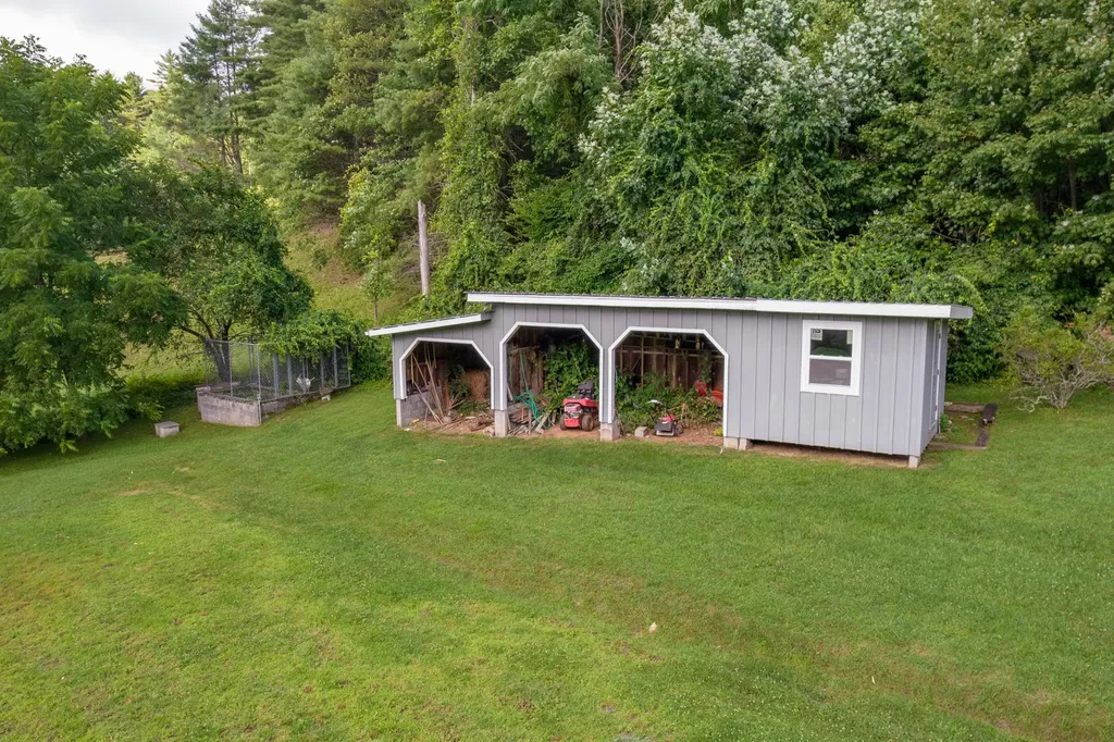 50 Pearl Drive Highlands NC 28741