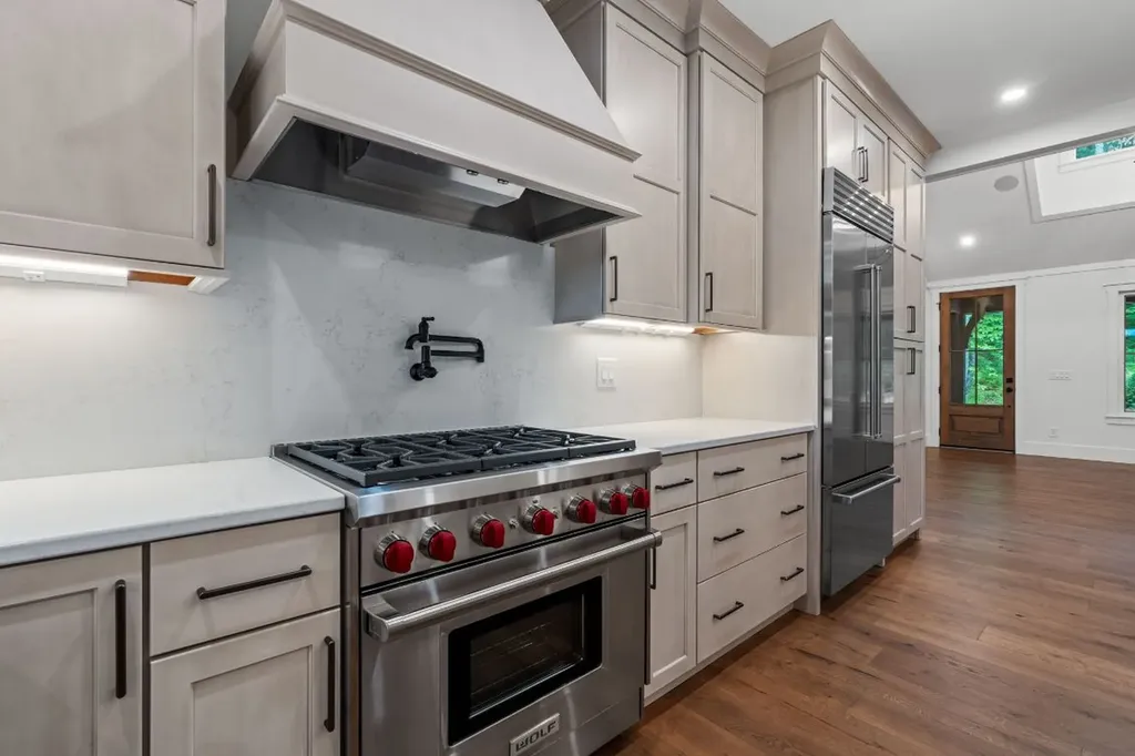 1310 New Settlers Way Glenville NC 28736