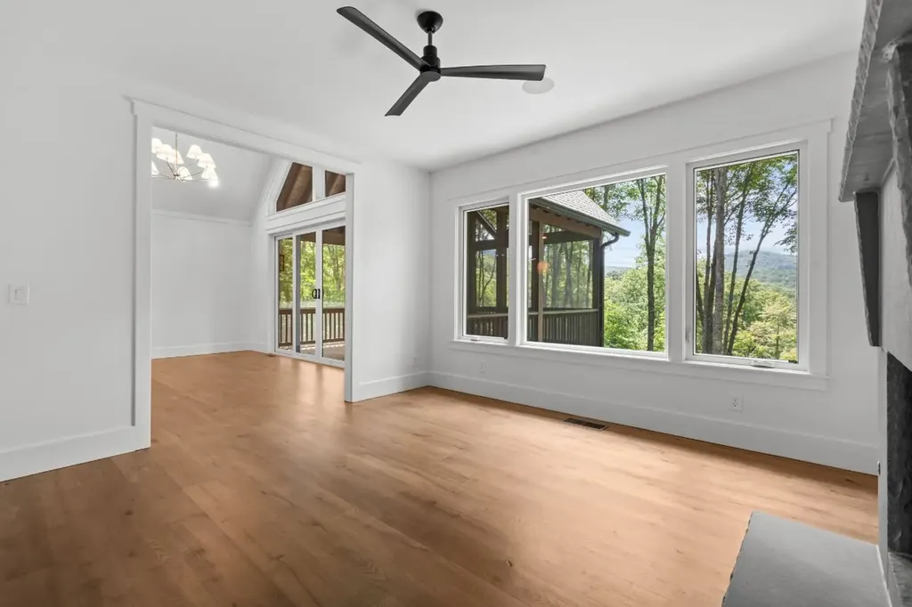 1310 New Settlers Way Glenville NC 28736