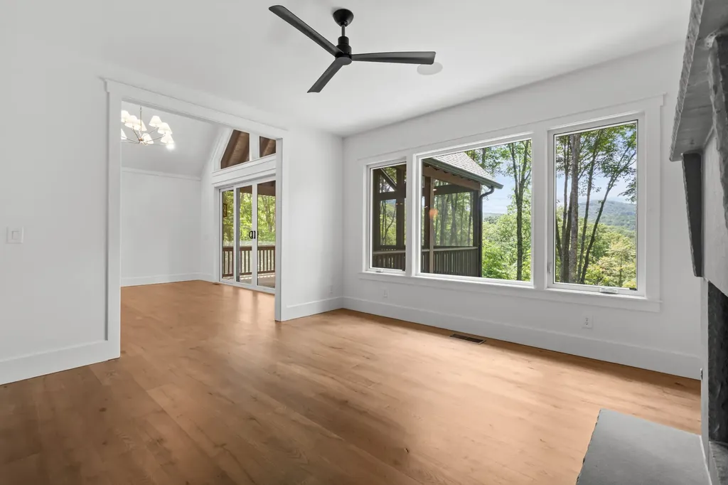 1310 New Settlers Way Glenville NC 28736