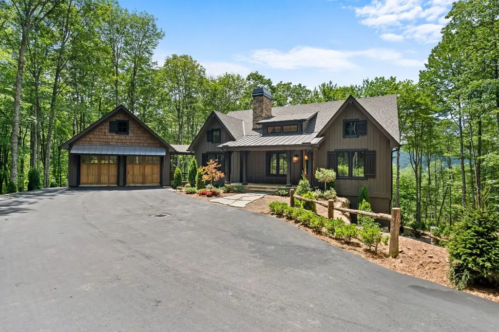 1310 New Settlers Way Glenville NC 28736