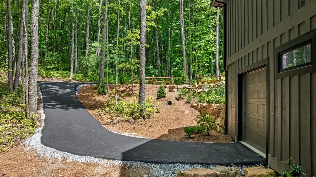 1310 New Settlers Way Glenville NC 28736