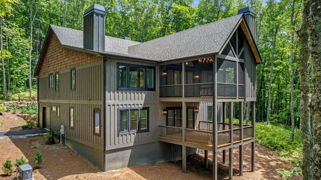 1310 New Settlers Way Glenville NC 28736