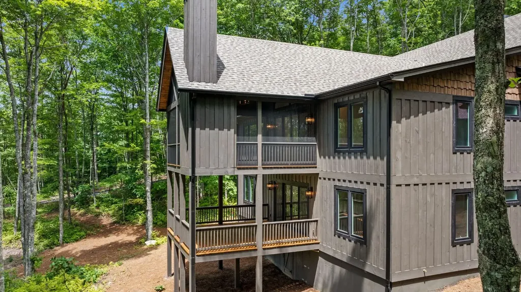 1310 New Settlers Way Glenville NC 28736