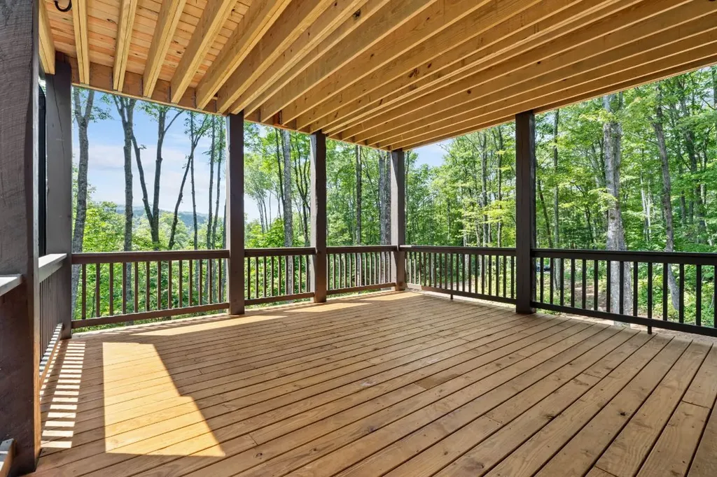 1310 New Settlers Way Glenville NC 28736