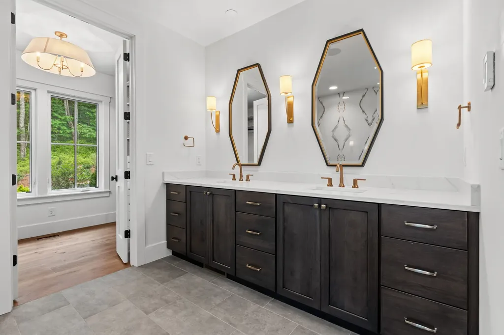 1310 New Settlers Way Glenville NC 28736