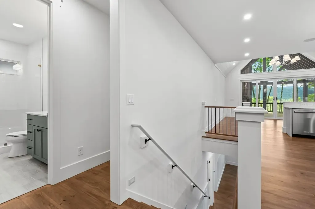 1310 New Settlers Way Glenville NC 28736