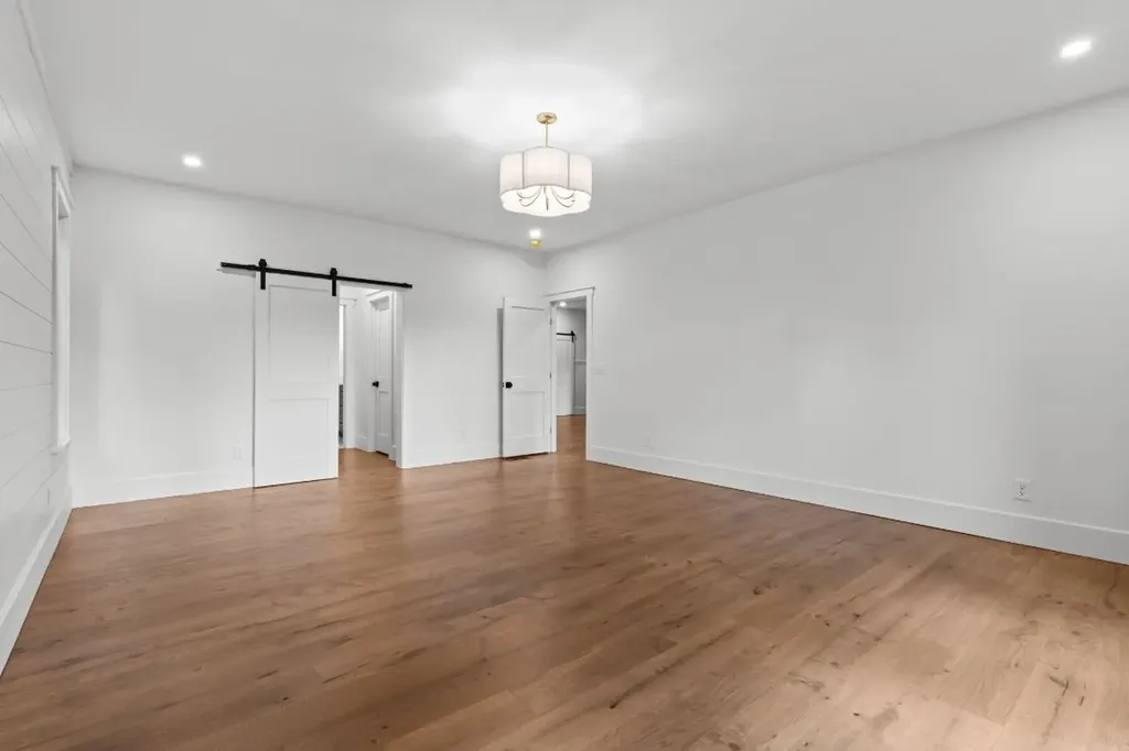 1310 New Settlers Way Glenville NC 28736