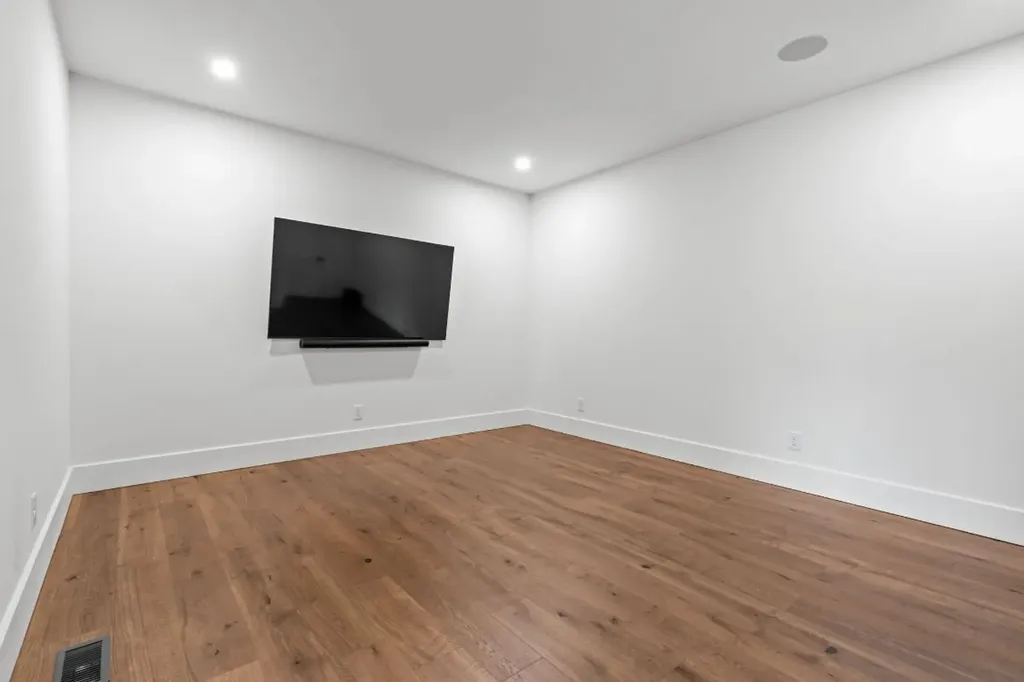 1310 New Settlers Way Glenville NC 28736