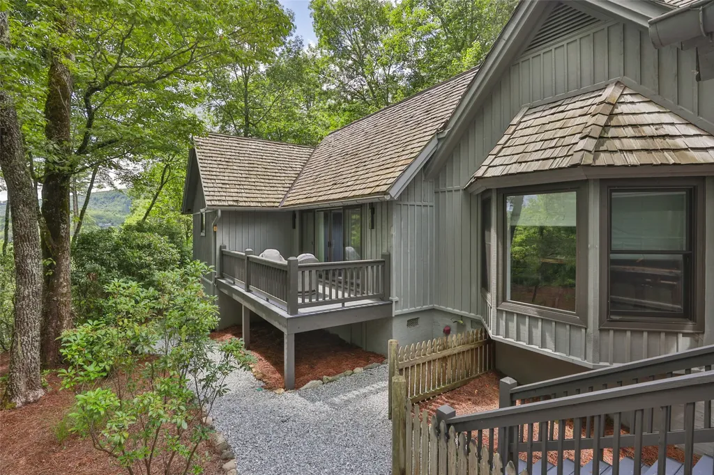 166 Upper Ridge Road Cashiers NC 28717