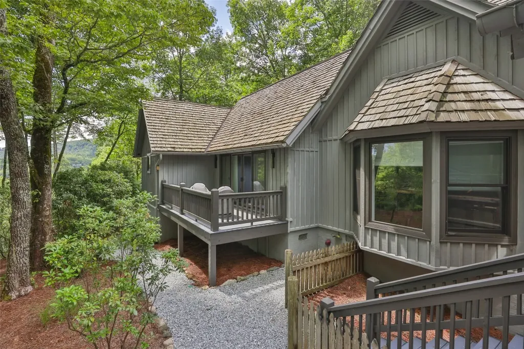 166 Upper Ridge Road Cashiers NC 28717