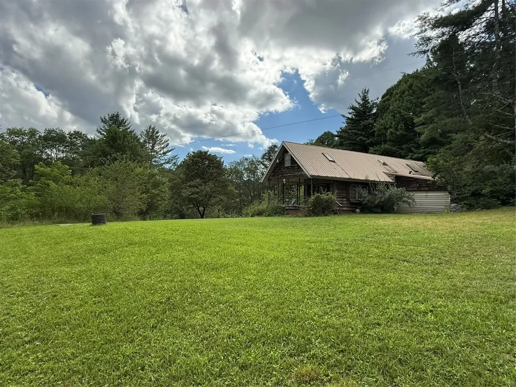 48 Upsy Daisy Lane Cullowhee NC 28723