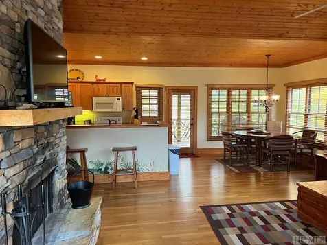 35-b Portland Ridge Cashiers NC 28717