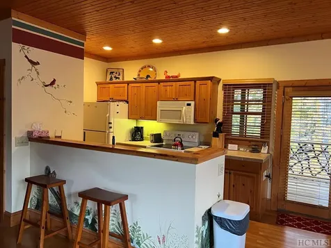 35-b Portland Ridge Cashiers NC 28717