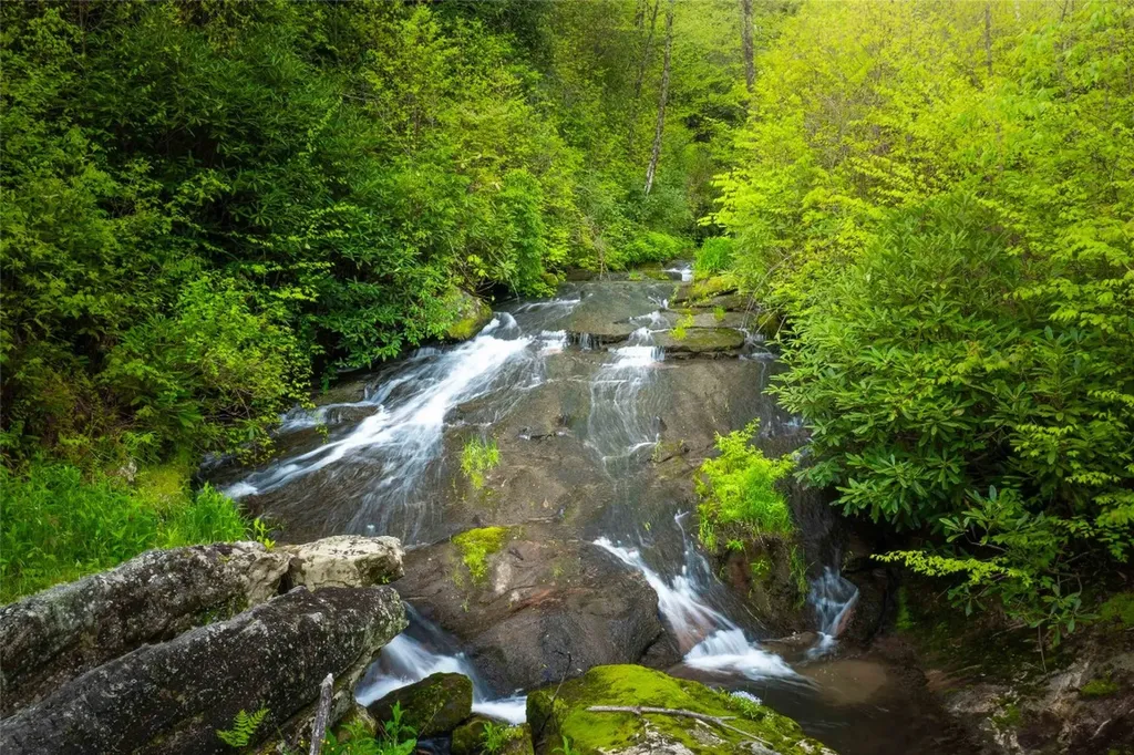 358 Jodytown Road Cashiers NC 28717