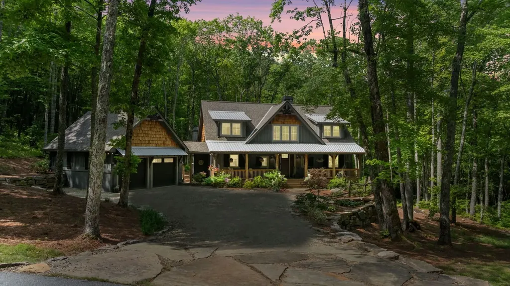 1582 New Settlers Way Glenville NC 28736