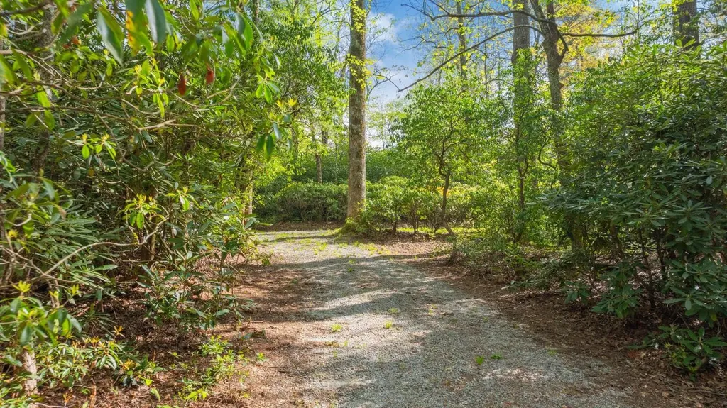 462 Bowery Road Highlands NC 28741