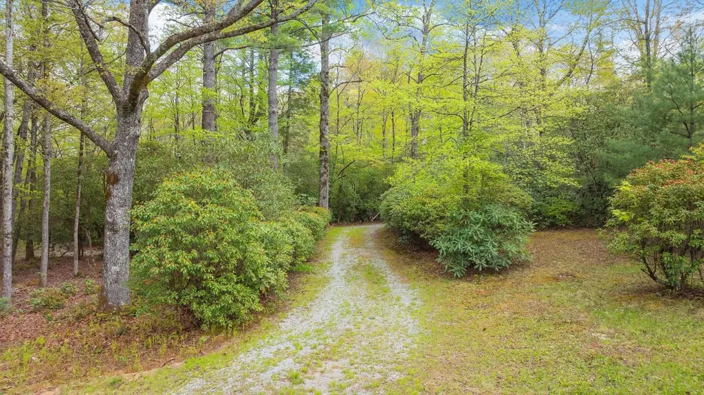 462 Bowery Road Highlands NC 28741