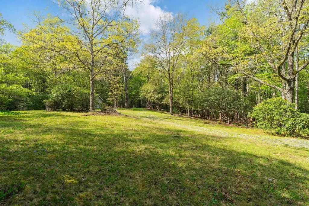 462 Bowery Road Highlands NC 28741