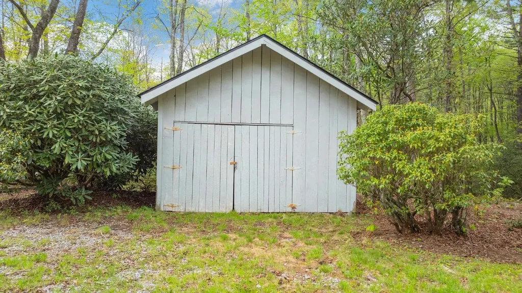 462 Bowery Road Highlands NC 28741