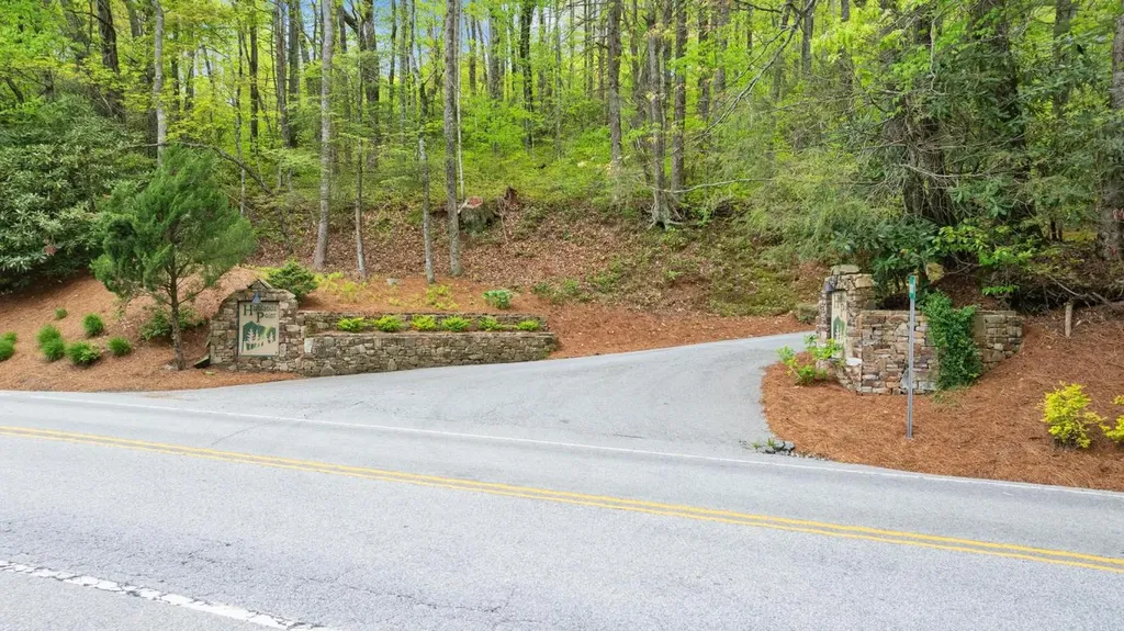 Lot 10 Highlands Point Highlands NC 28741