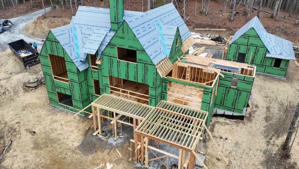 New Custom, High-End Construction on Lake Glenville