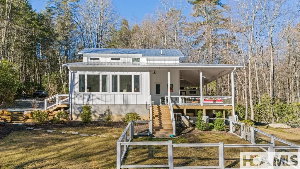 90 Jones Hollow Road 28723 Cullowhee NC 28723