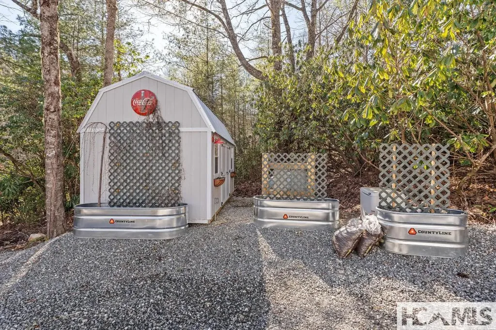 90 Jones Hollow Road 28723 Cullowhee NC 28723