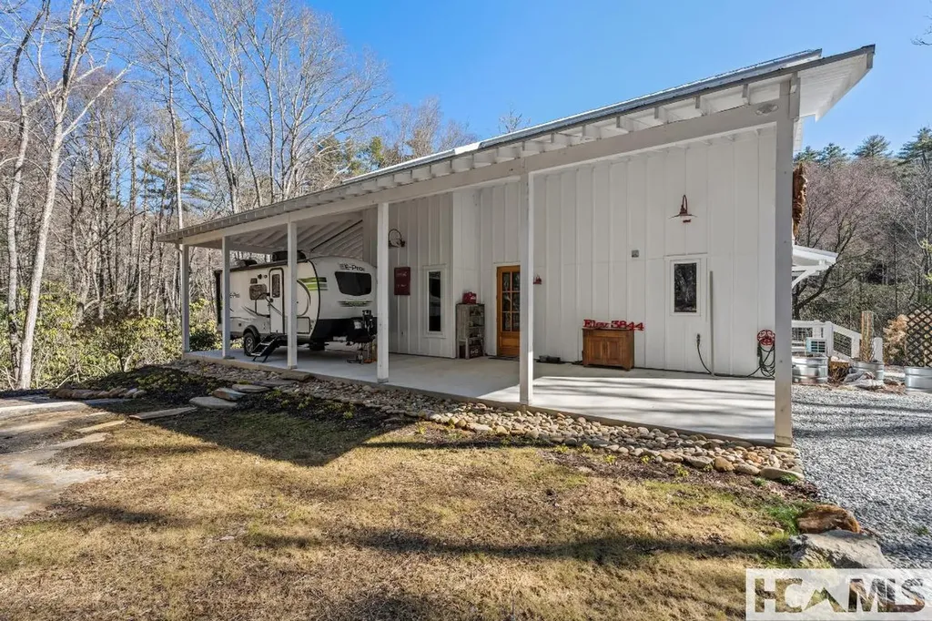 90 Jones Hollow Road 28723 Cullowhee NC 28723