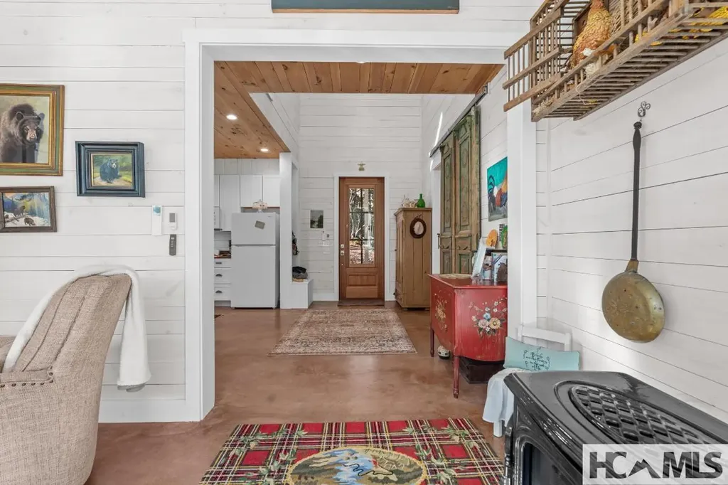 90 Jones Hollow Road 28723 Cullowhee NC 28723