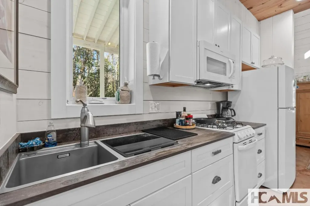 90 Jones Hollow Road 28723 Cullowhee NC 28723