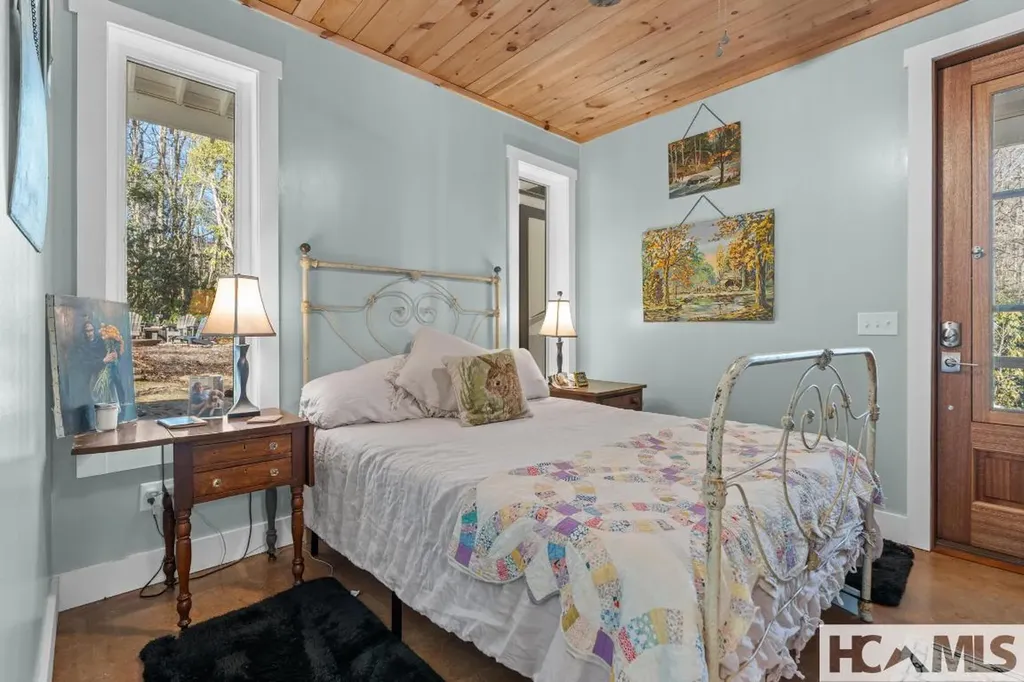 90 Jones Hollow Road 28723 Cullowhee NC 28723