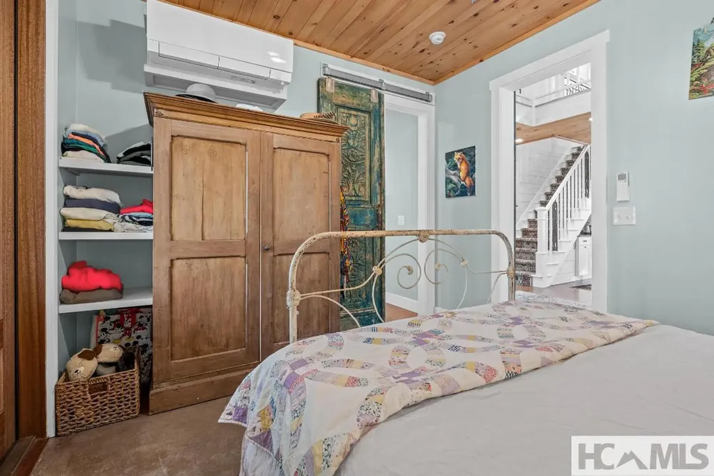 90 Jones Hollow Road 28723 Cullowhee NC 28723