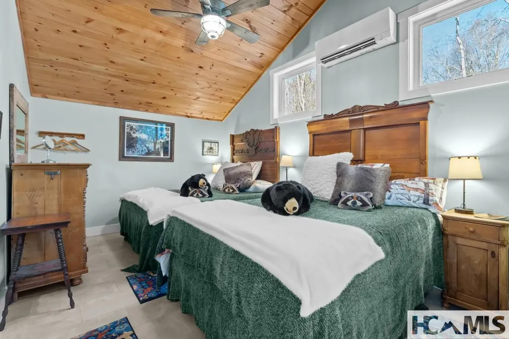 90 Jones Hollow Road 28723 Cullowhee NC 28723