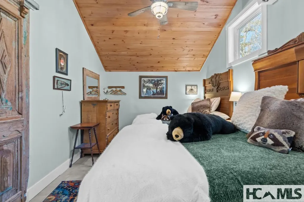 90 Jones Hollow Road 28723 Cullowhee NC 28723