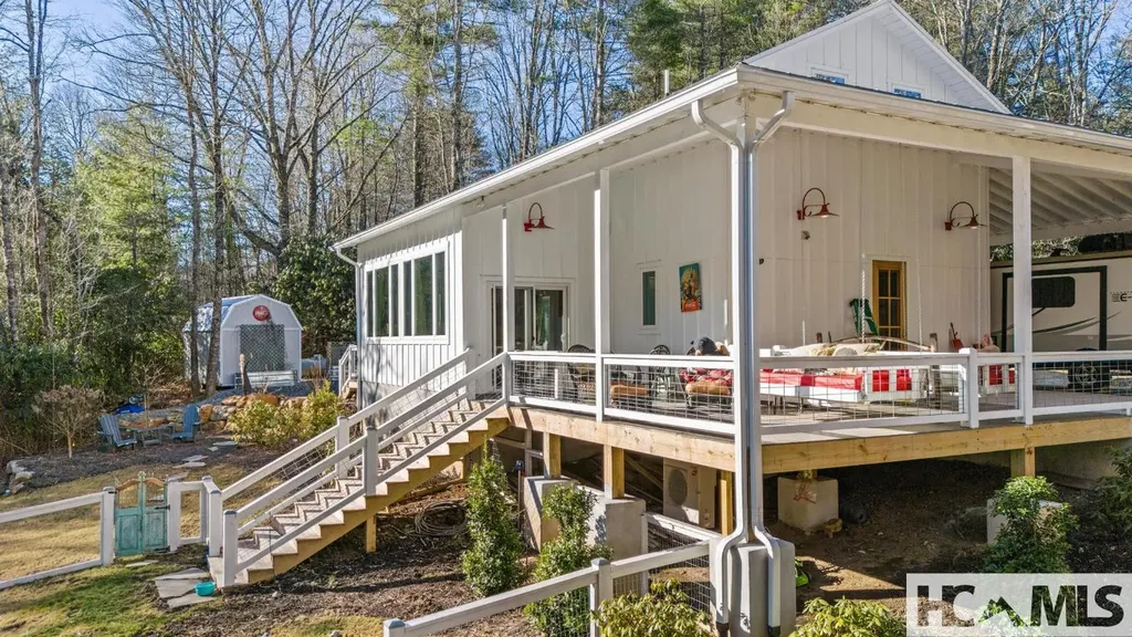 90 Jones Hollow Road 28723 Cullowhee NC 28723