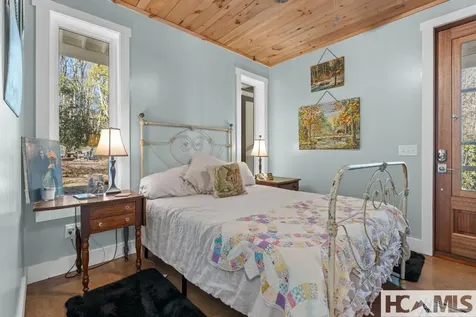 90 Jones Hollow Road 28723 Cullowhee NC 28723