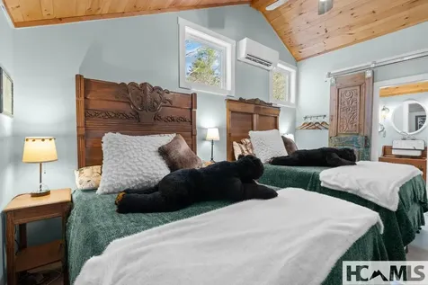 90 Jones Hollow Road 28723 Cullowhee NC 28723