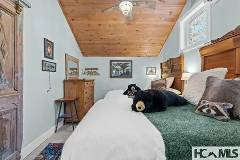 90 Jones Hollow Road 28723 Cullowhee NC 28723