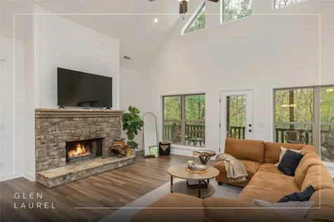 44 No End Circle Cullowhee NC 28723