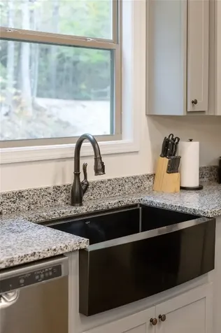 44 No End Circle Cullowhee NC 28723