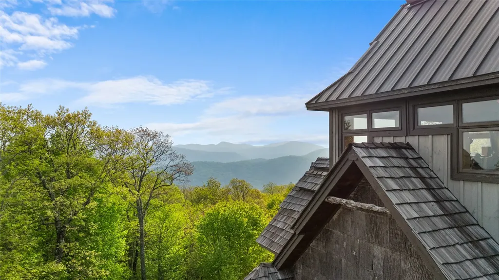 465 Falcon Ridge Road Sapphire NC 28774