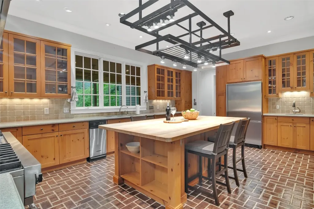 1957 Cold Mountain Road Lake Toxaway NC 28747