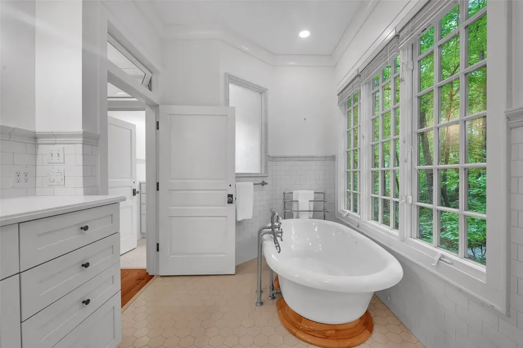 1957 Cold Mountain Road Lake Toxaway NC 28747