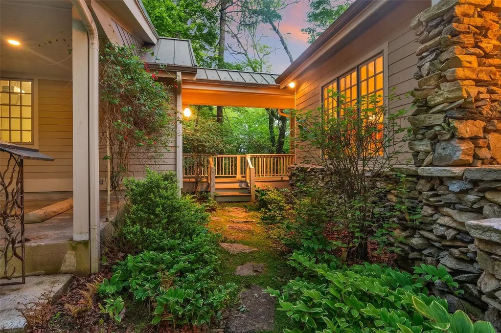 1957 Cold Mountain Road Lake Toxaway NC 28747