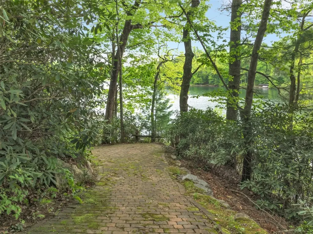 1957 Cold Mountain Road Lake Toxaway NC 28747