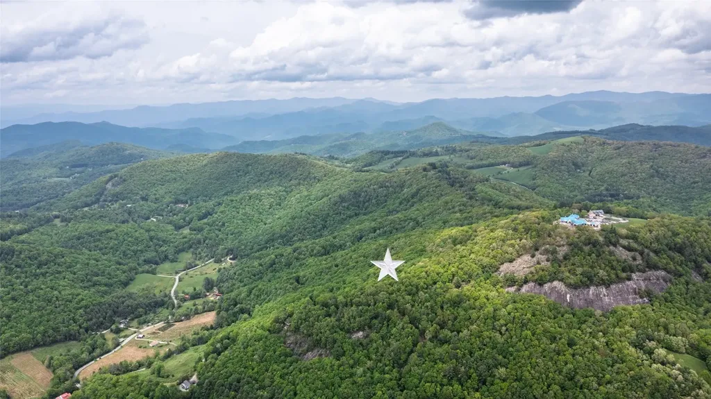 00 Stinger Ridge Road "north" Glenville NC 28736